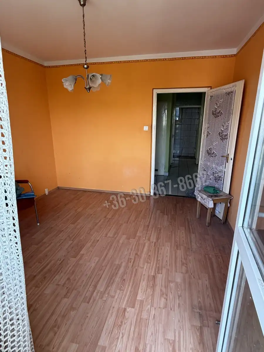 eladó panellakás, Dunaújváros