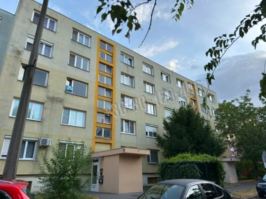 eladó panellakás, Dunaújváros