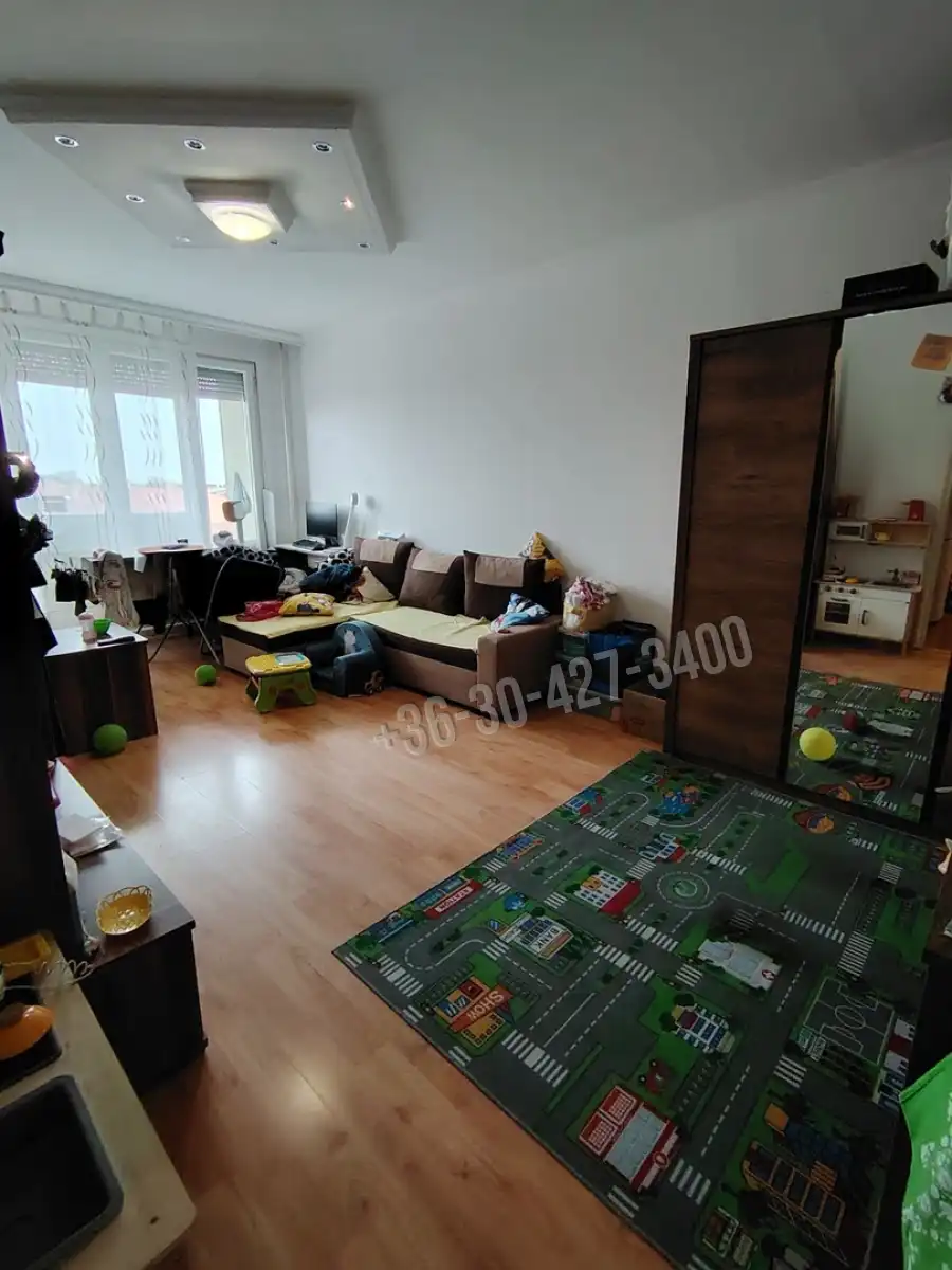 eladó panellakás, Dunaújváros