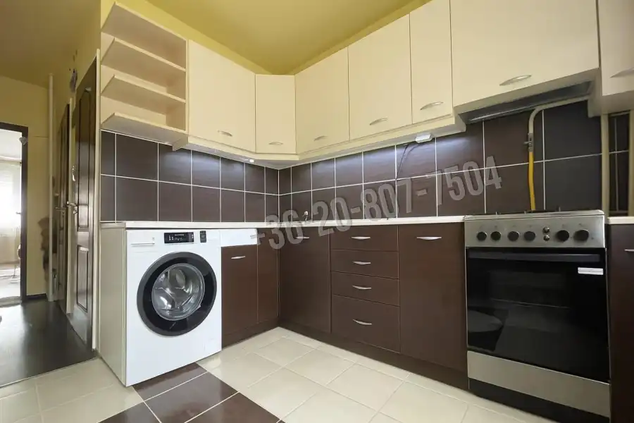 eladó panellakás, Eger