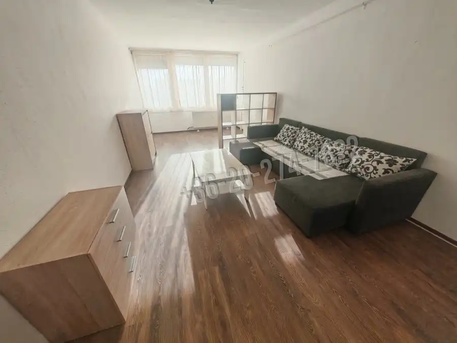 eladó panellakás, Eger