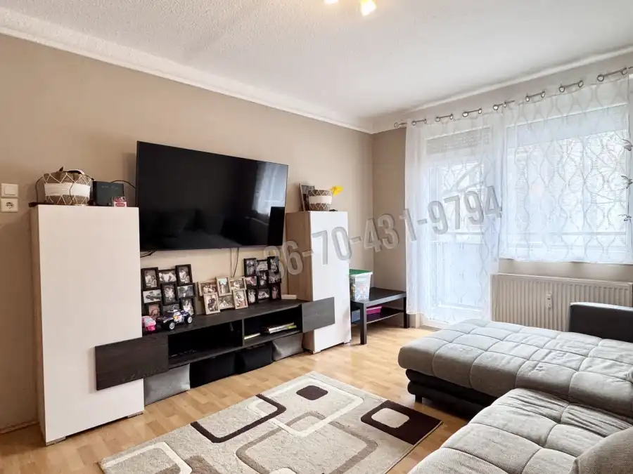 eladó panellakás, Eger