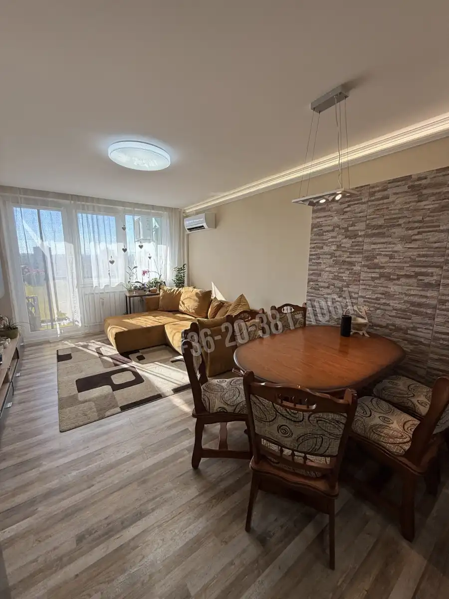 eladó panellakás, Győr