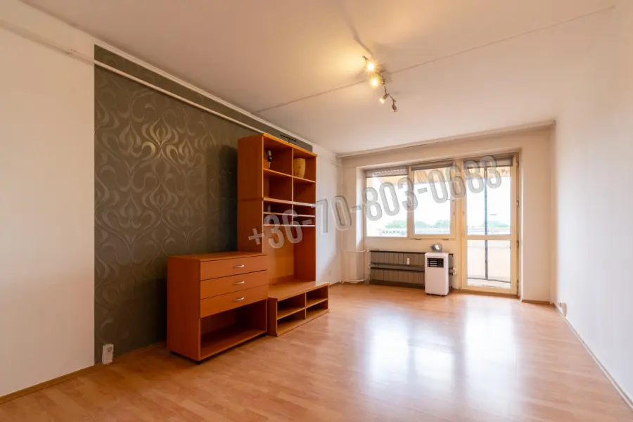 eladó panellakás, Győr