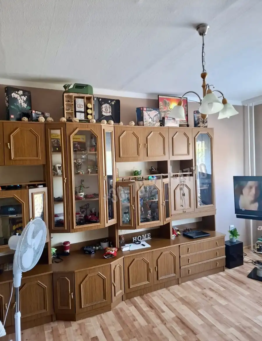 eladó panellakás, Oroszlány