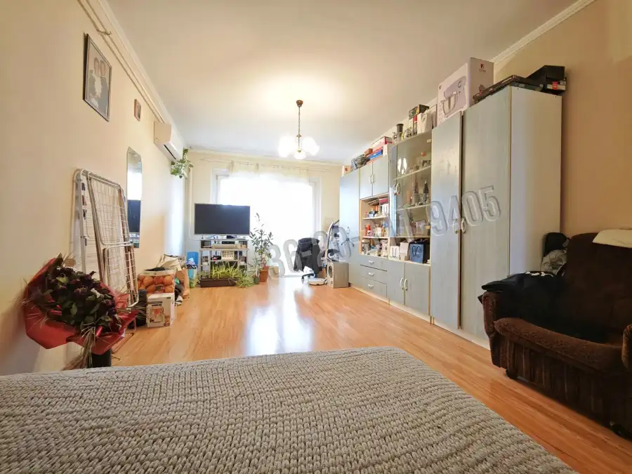 eladó panellakás, Szeged