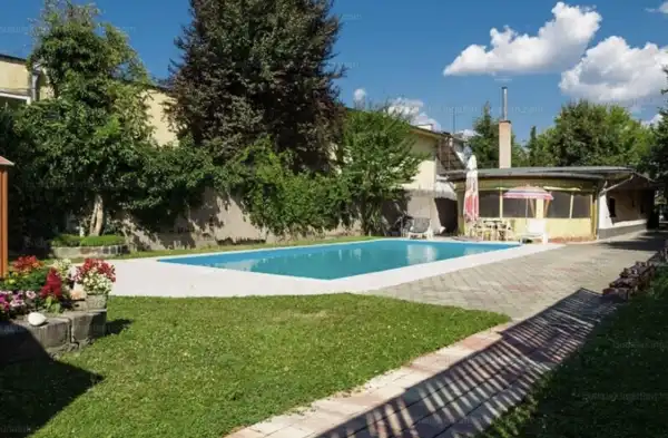 Eladó panzió, Budapest, III. kerület 5 szoba 240 m² 379 M Ft