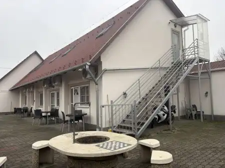 eladó panzió, Hajdúszoboszló