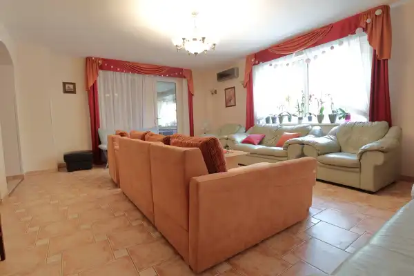 Eladó panzió, Szatymaz 9 szoba 384 m² 232 M Ft