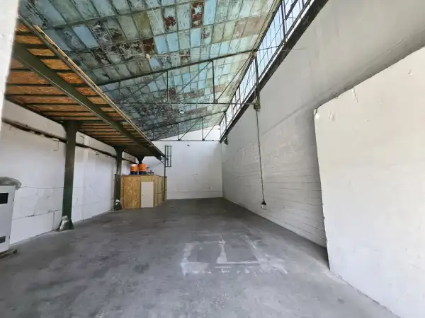 Eladó raktár, Budapest, XXI. kerület 200 m² 68.9 M Ft