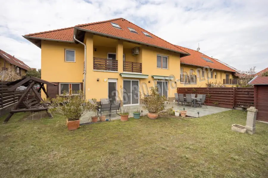 eladó sorház, Szentendre