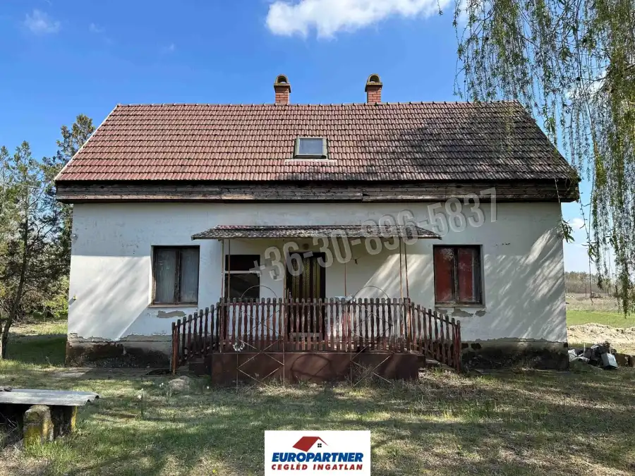 eladó tanya, Cegléd