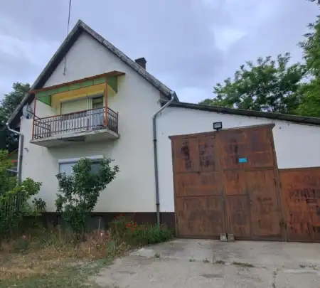 eladó tanya, Cegléd