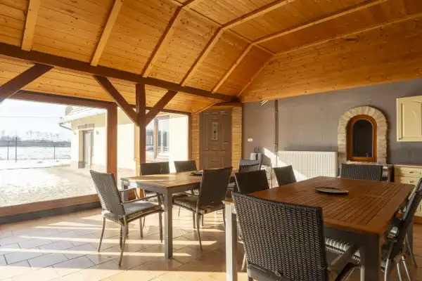 Eladó tanya, Lajosmizse 9 szoba 369 m² 129.99 M Ft