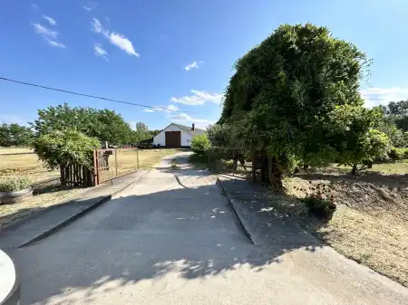 eladó tanya, Lajosmizse