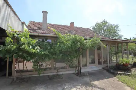 eladó tanya, Ópusztaszer