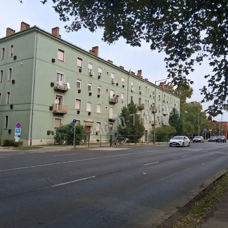 eladó téglalakás, Békéscsaba