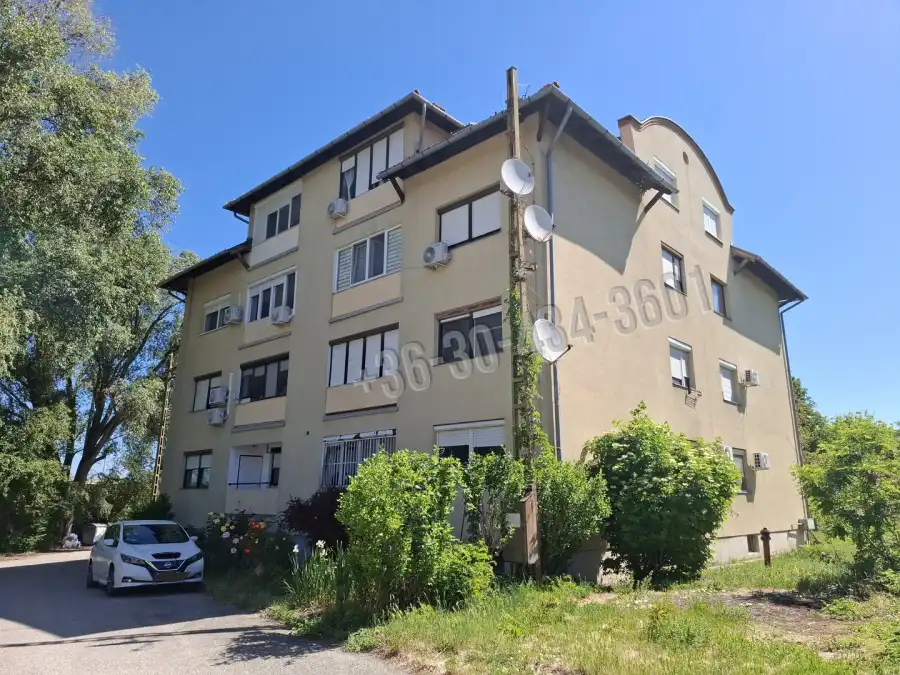 eladó téglalakás, Bicske