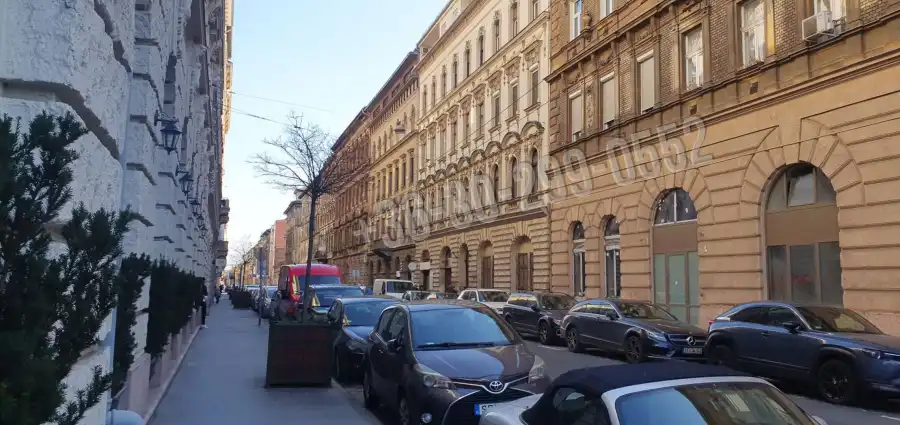 eladó téglalakás, Budapest, VI. kerület