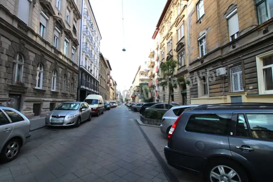 eladó téglalakás, Budapest, VII. kerület
