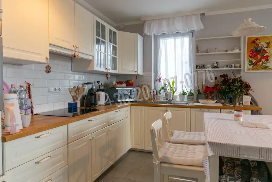 eladó téglalakás, Győr