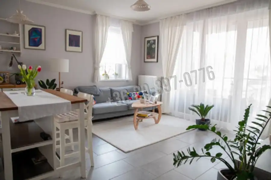 eladó téglalakás, Győr