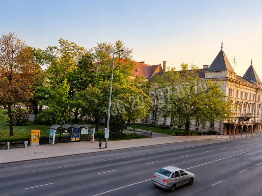 eladó téglalakás, Győr