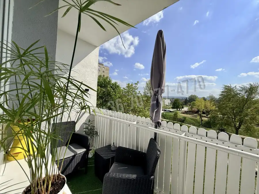 eladó téglalakás, Oroszlány