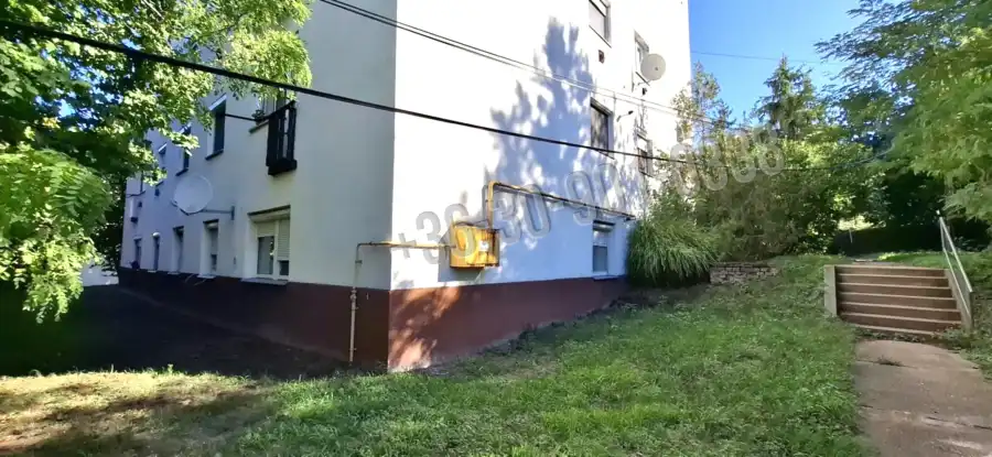 eladó téglalakás, Petőfibánya