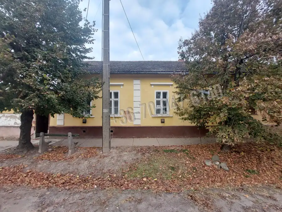 eladó téglalakás, Sarkad
