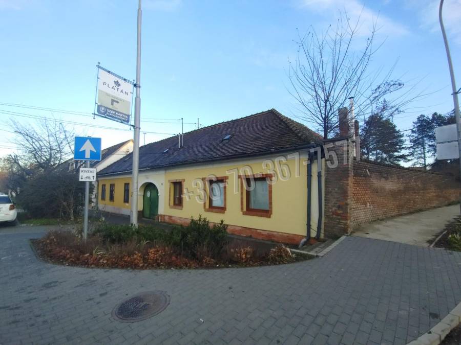 eladó téglalakás, Tata