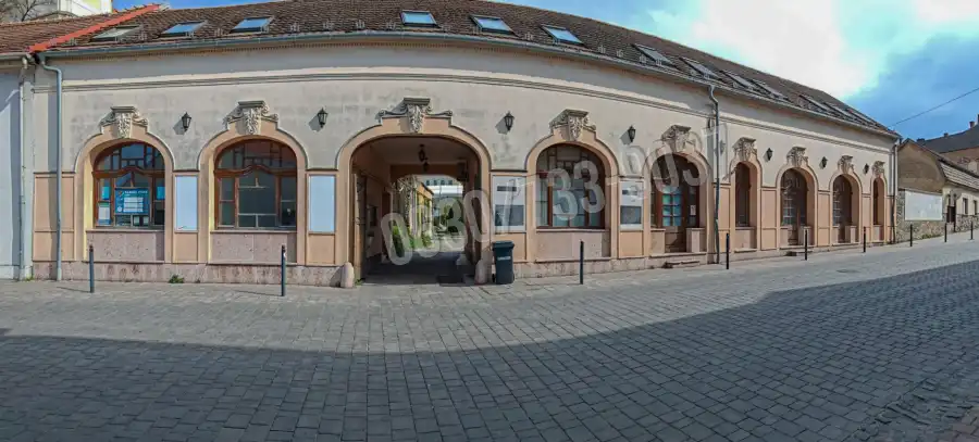 eladó téglalakás, Tata