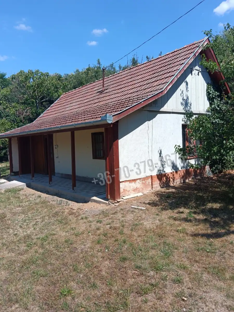 eladó téglalakás, Tóalmás