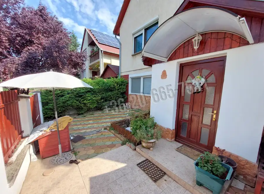 eladó téglalakás, Veresegyház