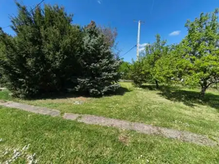 Eladó telek, Budakalász 900 m² 64.9 M Ft