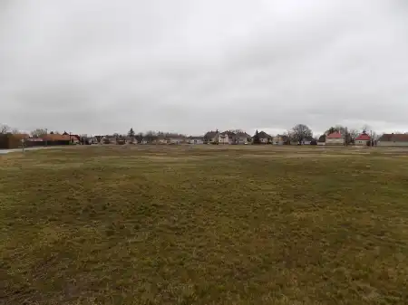 eladó telek, Cirák