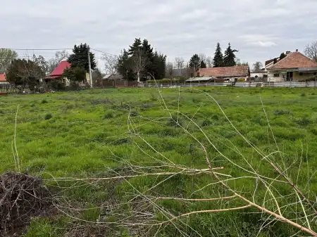 Eladó telek, Dömsöd 833 m² 14.5 M Ft