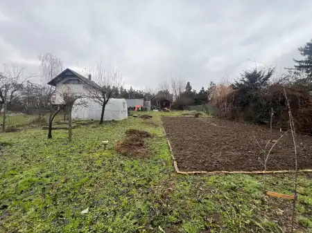 eladó telek, Oroszlány