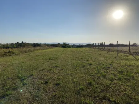 Eladó telek, Vác 1800 m² 9.9 M Ft