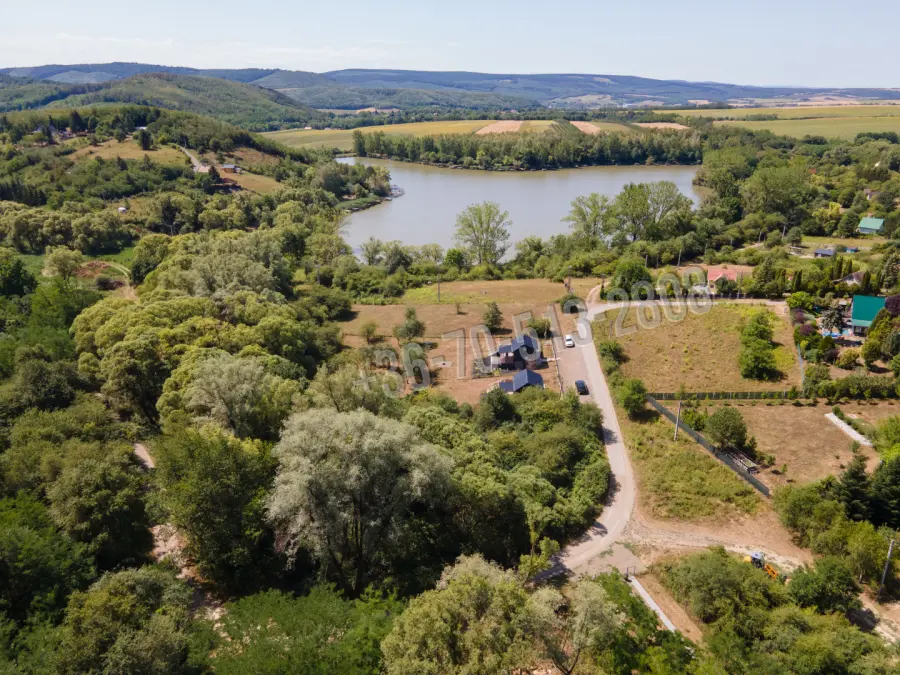 eladó  Üdülő, Kisecset