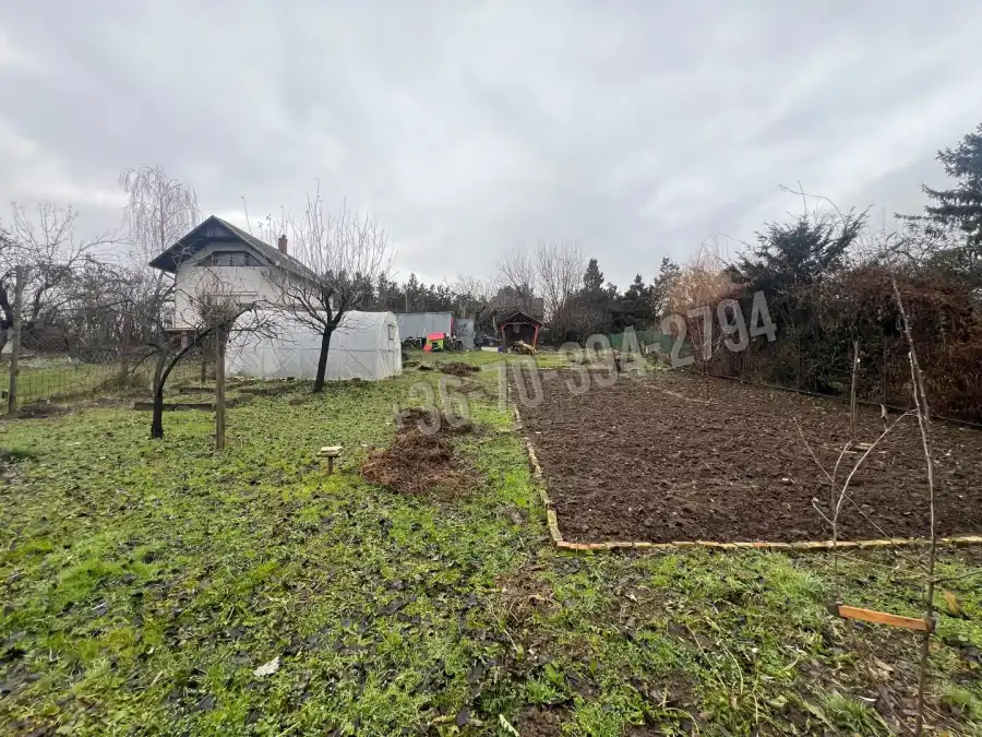 eladó  Üdülő, Oroszlány