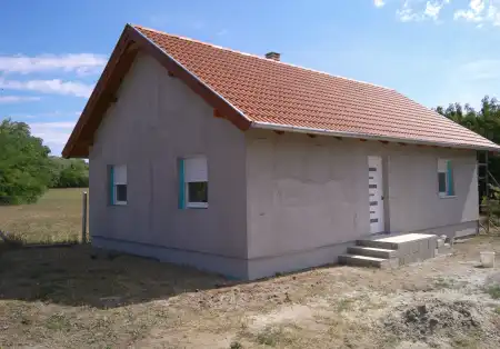 eladó új építésű gazdasági ingatlan, Albertirsa