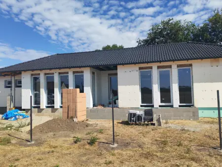 eladó új építésű ingatlan, Adony