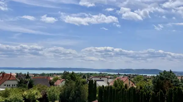 Eladó új építésű ingatlan, Balatonfüred 7+1 szoba 260 m² 395 M Ft