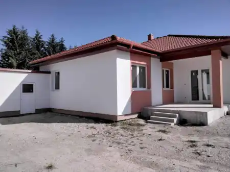 eladó új építésű ingatlan, Dunaszeg