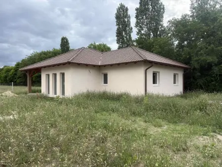 eladó új építésű ingatlan, Kiskunlacháza