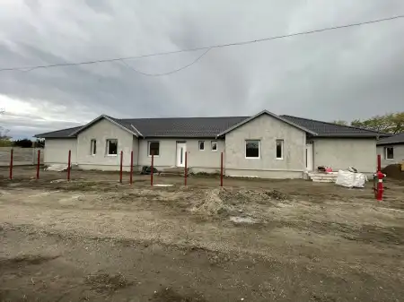 eladó új építésű ingatlan, Kiskunlacháza