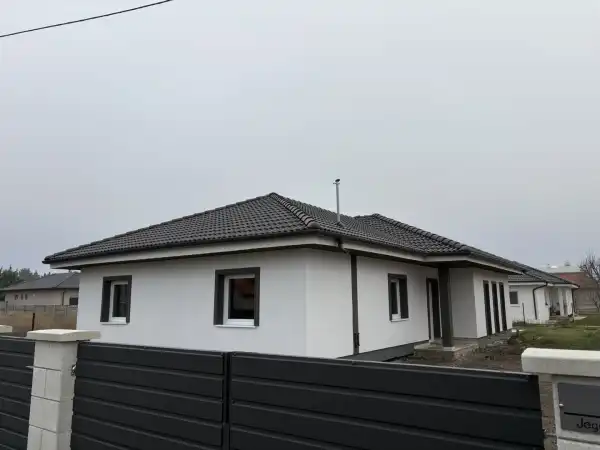 Eladó új építésű ingatlan, Kiskunlacháza 4 szoba 106 m² 87.9 M Ft