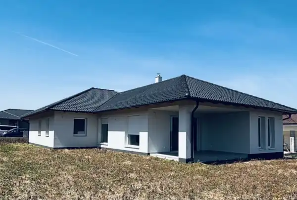 Eladó új építésű ingatlan, Környe 5 szoba 180 m² 193.5 M Ft