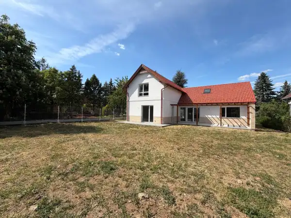 Eladó új építésű ingatlan, Nagykovácsi 5 szoba 200 m² 249 M Ft